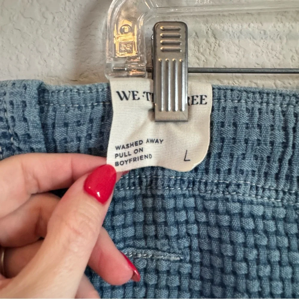 Free People We The Free Washed Away Textured Pull On Boyfriend
Jeans Size Large - Picture 10 of 14